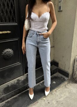 Önü Taş Detay Mom Jean Kot Pantalon